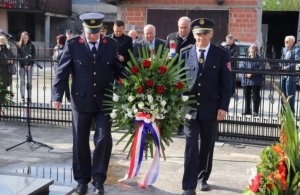 Svečanom misom i polaganjem vijenaca obilježena 30. obljetnica stradavanja nedužnih civila u Lipiku