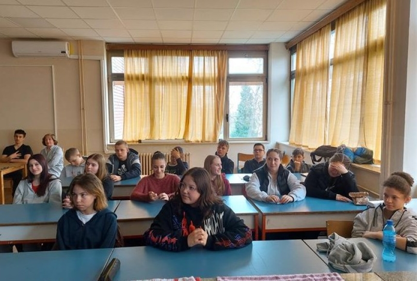 Preventivni projekt "Zdrav za 5" o prevenciji ovisnosti i zlouporabi droga održan u Obrtničkoj školi Požega
