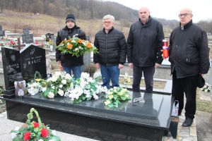 I 30 godina od pogibije Marka Marića njegovi radni prijatelji obilaze njegov grob i sjećaju se zajedničkih dana