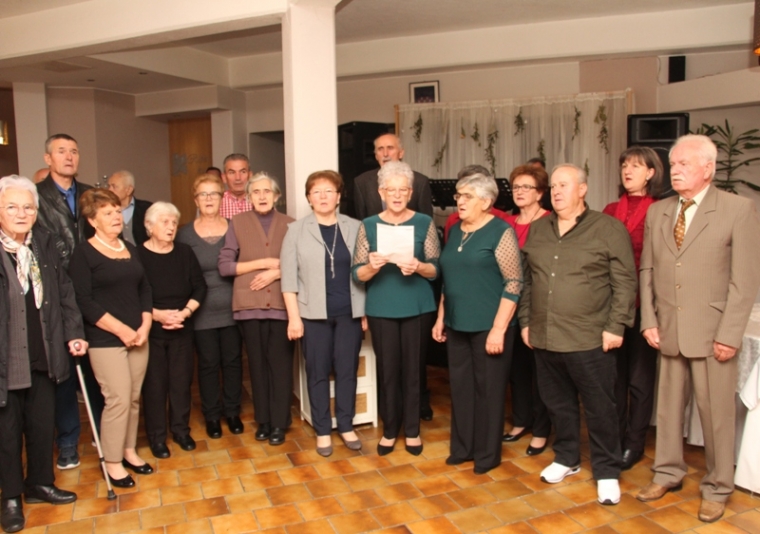 Matica umirovljenika Vetovo uz godišnje izvješće o radu priredila za članove i goste popodnevno druženje