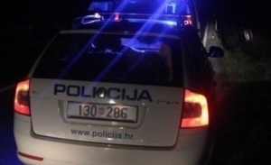Teško ozlijeđen 27-godišnji putnik u nesreći na raskrižju u Požegi kada 36 godišnji vozač nije stao na znak "stop"