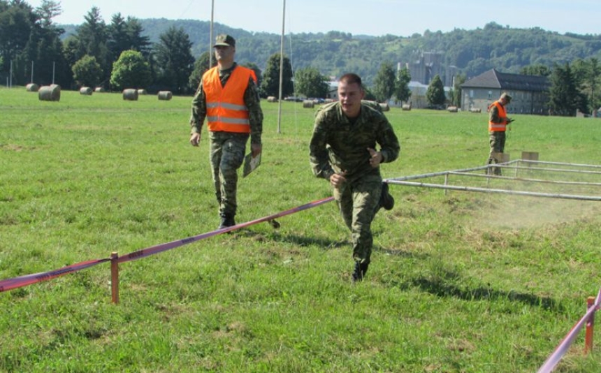 Završetak dragovoljnog vojnog osposobljavanja 42. naraštaja ročnika u Požegi