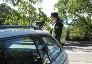 Vikend akcija policije sa 76  prekršaja, 9 s alkoholom a 35 bržih dok je najžešći vozač zaradio čak 2.430 eura kazne