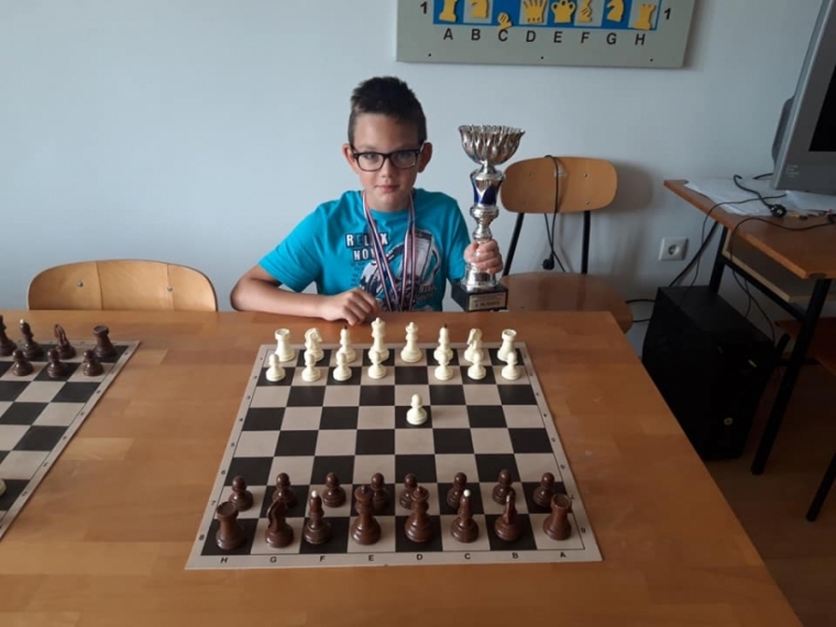 Mladi požeški šahist Renato Bilić pobjednik kadetskog šahovskog turnira "Lovrinčevo 2019" u Babinoj gredi