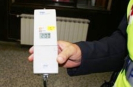 Uz alkohol od 1,88 promila 20-godišnjak vikao po Babukićevoj ulici u Požegi i srušio parkirani motocikl - završio na smještaju u policiji