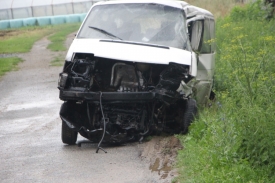 56-godišnja vozačica teretnog automobila u Jaguplijama prešla na suprotnu stranu kolnika i udarila u stup javne rasvjete
