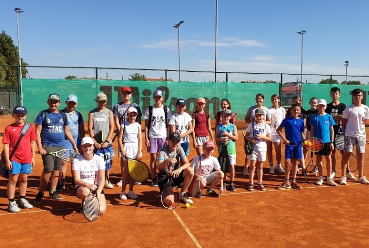 Teniski klub Požega organizira Ljetnu tenisku ligu za djecu