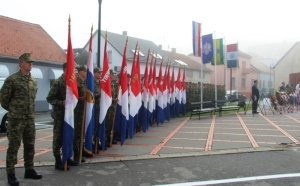 Polaganjem vijenaca uz spomenik poginulim hrvatskim braniteljima obilježena 34. obljetnica 123. brigade HV Požega