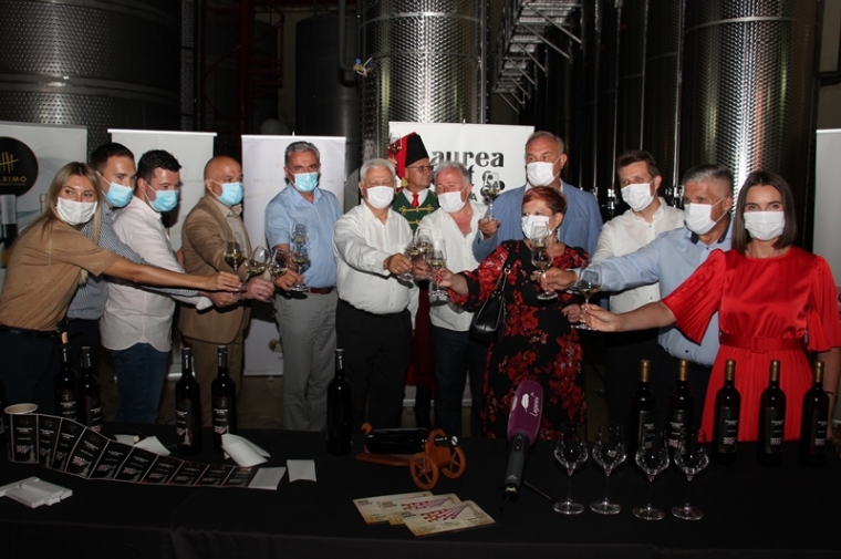 Za potrebe ovogodišnjeg Aurea festa napunjeno 1.000 butelja kvalitetnog vina Kutjeva d. d.