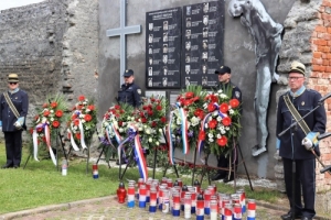 Uz polaganje vijenaca i sjećanje na poginule svečano otvoreno Spomen područje „Logor Bučje“