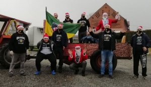 Članovi NK Graničar iz Zagrađa i ove godine darivali najmlađe sumještane