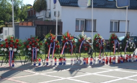 Položeni vijenci i zapaljene svijeće uz sjećanje na 30 godina veličanstvene Oluje 95&#039; i obilježen Dan pobjede i domovinske zahvalnosti te Dan branitelja