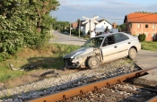 Na željezničkom prijelazu kod Trnovca Hyundai udario u putnički vlak