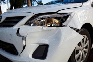 28-godišnjak s vozilom započeo skretati ulijevo kada ga je već pretjecao 41-godišnjak s automobilom pa je došlo do prometne nesreće