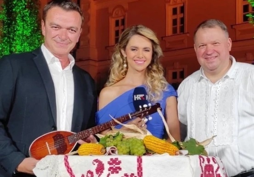 Radio Osijeka dodijelio nagradu za najljepši tekst Zlatne Žice Slavonije 2023. - "DOLAZIM TI MAJKO", autora Josipa Plivelića