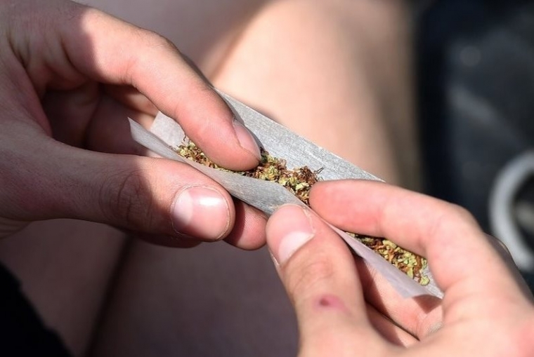 Kod 19-godišnjaka na trgu u Pleternici pronađena marihuana