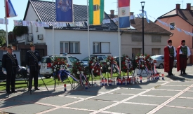 Obilježena 31. godišnjica VRO Bljesak a za poginule hrvatske branitelje položeni vijenci i svijeće uz spomenik 123. brigade HV