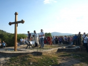 Blagoslovljen križ na temeljima crkve
