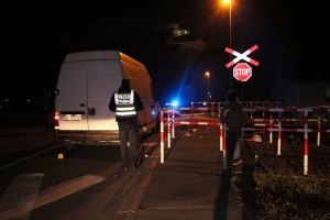 Nalet kombi vozila na putnički vlak u Pleternici