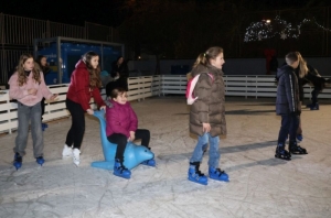 Počinje besplatna škola klizanja na klizalištu i traje sve do 6. siječnja 2023.