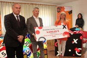Hrvatska Lutrija organizirala je Bingo Tombolu za korisnike i dodijelila 5.000 eura Domu za starije i nemoćne osobe Velika