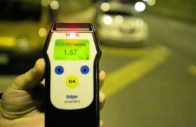 35-godišnji vozač bez pojasa ali pod utjecajem alkohola od 1,69 promila u Trenkovu sletio s ceste i prevrnuo se na krov