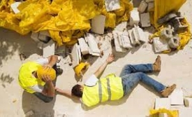 Teško ozlijeđen 53-godišnjak na gradilištu u Kuzmici kad ga je zatrpao odron zemlje i asfalt u iskopanom zemljanom kanalu