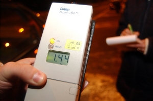 42-godišnjak vozio u požeškoj Ulici Hrvatskih branitelja uz alkohol od 1,32 promila i sa oduzetom vozačkom - dobio smještaj u policiji