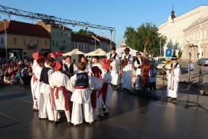 Al&#039; je lipo naše kolo malo