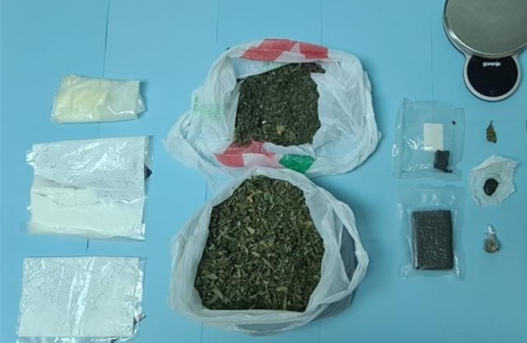 20-godišnjak iz Požege kupio u Zagrebu kokain pa ga već uhvatili u Ivandolu a kod kuće mu našli marihuanu i digitalnu vagu