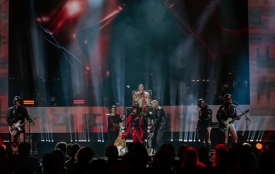 Održana dodjela 33. glazbene nagrade Porin - za album Parni valjak, za pjesmu "Kapetan bez broda" i Oliver a novi izvođač Jakov Jozinović