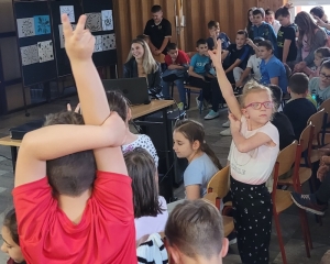 Leona Došen iz Ramanovaca volontirala je u Tanzaniji - svoja iskustva podijelila s učenicima OŠ Vilima Korajca u Kaptolu