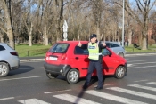 Dogodile su se dvije prometne nesreće, a za odbjeglim vozačem s prometne u Ulici Vučjak policija još traga