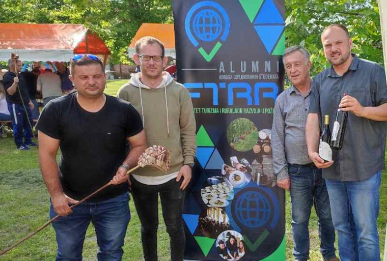 Članovi ALUMNI-a Fakulteta turizma i ruralnog razvoja sudjelovali na 7. Festivalu slanine i vina &quot;Slanvin&quot;