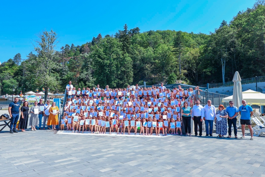 Dodijeljene diplome sudionicima županijskog projekta Škole plivanja u koji je bilo uključeno gotovo 300 učenika
