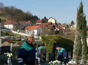 U tijeku je sadnja stabala na grobljima; kreće i uređenje cvjetnih gredica i travnjaka