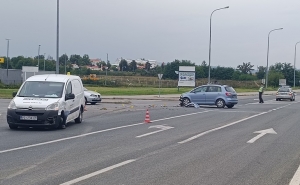 Vozačica &quot;Volkswagena&quot; nije propustila dostavni &quot;Citroen&quot; koji je od udarca odbačen na &quot;Seat&quot; i došlo je do trostrukog sudara