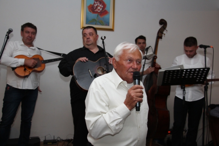 Enjingi navršio 77 godina, a još jučer posadio novih 25 tisuća trsova