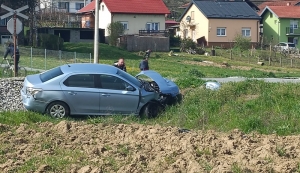 U sudaru &quot;Citroena&quot; i putničkog vlaka ozlijeđen 30-godišnjak a zaradio još i prekršajni nalog