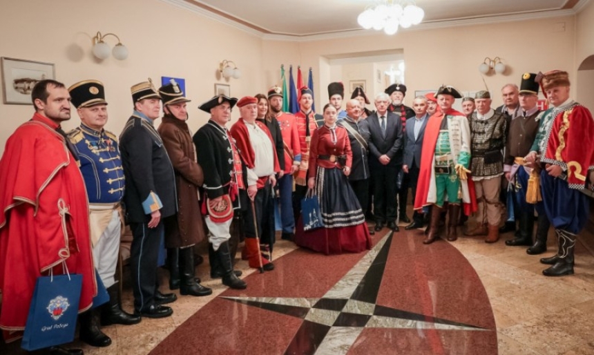 Prijem povijesnih postrojbi u Gradskoj kući povodom Dana grada Požege i Grgureva