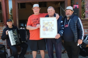 Na 14. Pudarijadi u Kaptolu kotliće pripremalo 9 pudarskih ekipa, a &quot;Zlatni kotlić&quot; osvojio Željko Rodić iz ekipe pudara Joce Novaka