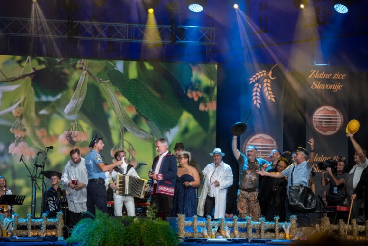 Dvadeset i dvije nove tamburaške kompozicije na finalnoj večeri festivala Zlatne žice Slavonije