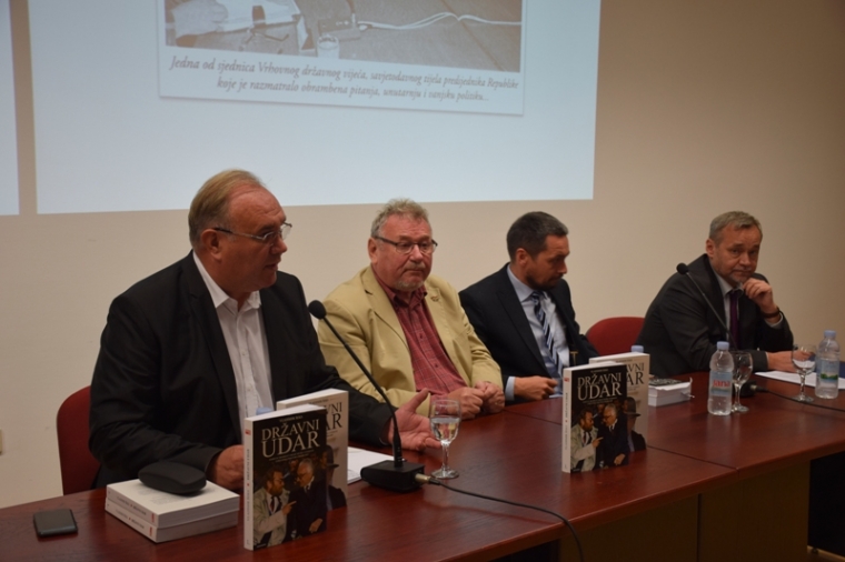 „Državni udar“ 1. i 2. knjiga predstavljene Požežanima