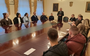 Grad Požega mladim vozačima osigurao edukaciju o sigurnosti u prometu i sufinanciranje auto škole s 350 eura