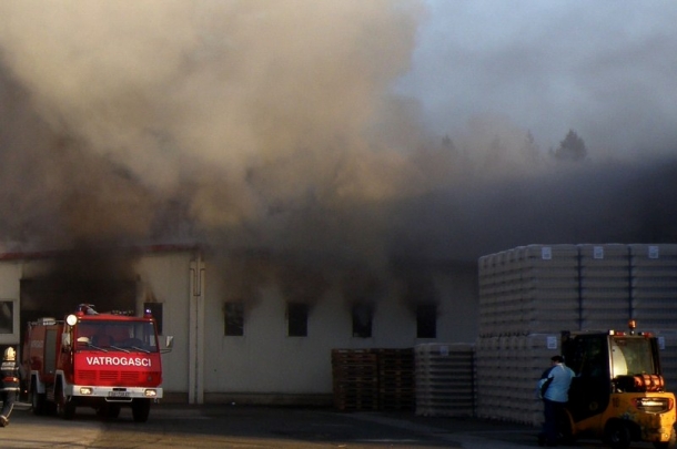 Požar u skladištu Studenca
