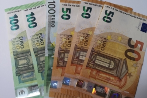 Preko interneta pokušala prodati kućanski aparat, dala podatke o svom tekućem pa joj skinuli 450 eura