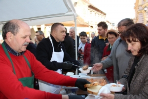 Požeški obrtnici priredili perkelt od soma i kajganu sa srimušem i domaćim tartufima