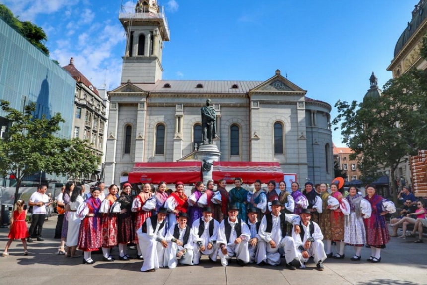 Pleterničani na Cvjetnom trgu u Zagrebu predstavili Muzej bećarca