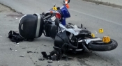 Motociklom sletio i udario u betonski most a 18-godišnjak ozlijeđen u prometnoj nesreći