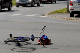 20-godišnjak udario u biciklistu a 18-godišnja vozačica u motociklisticu - ozlijeđene dvije osobe